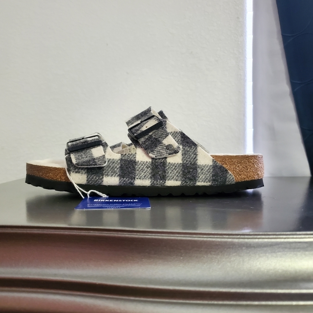 Plaid Pattern Ultra Comfortable Double Strap SlideBirkenstock Sandals US Size: 8 - Picture 2 of 2
